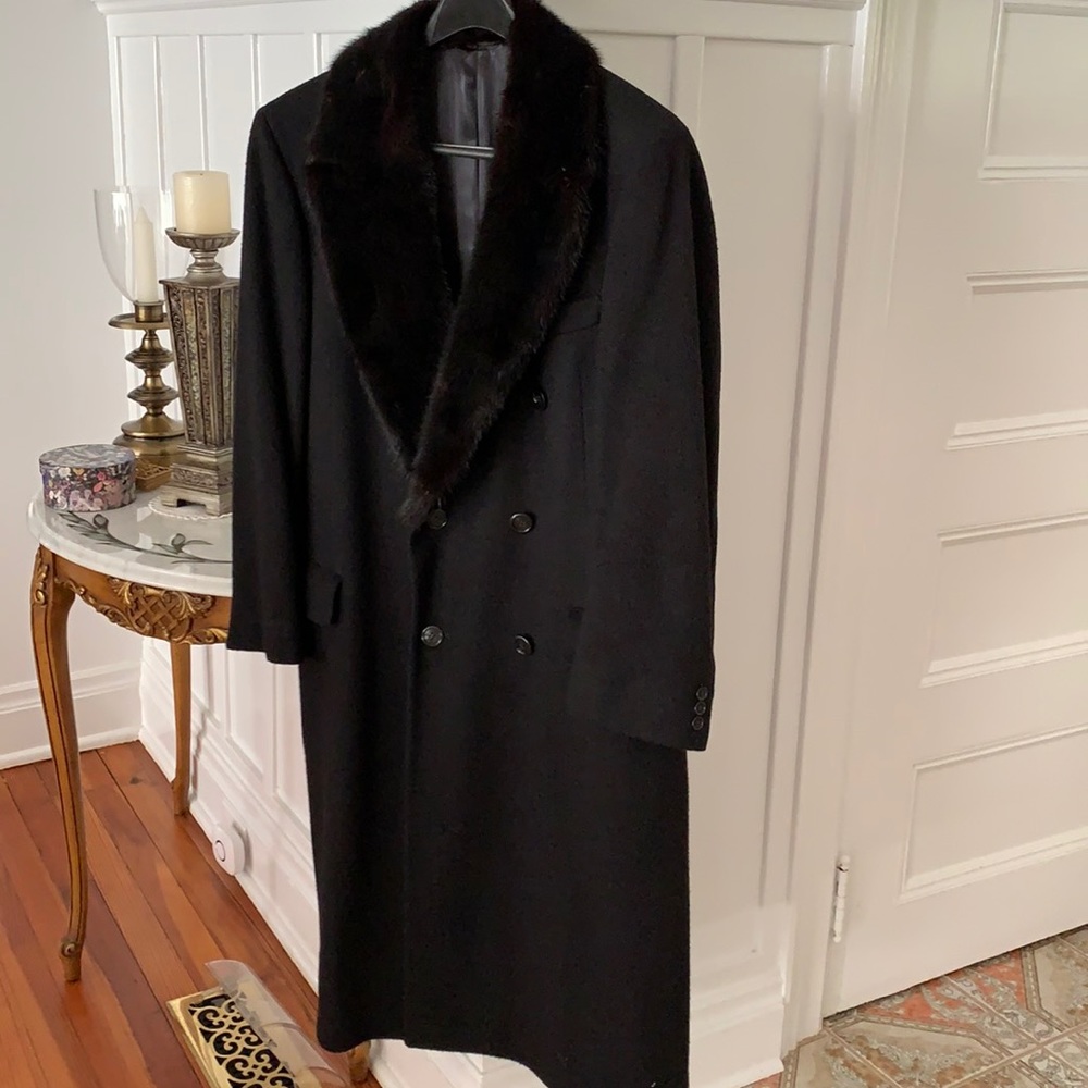 Men’s Cashmere top coat mink collar, black, vent in back